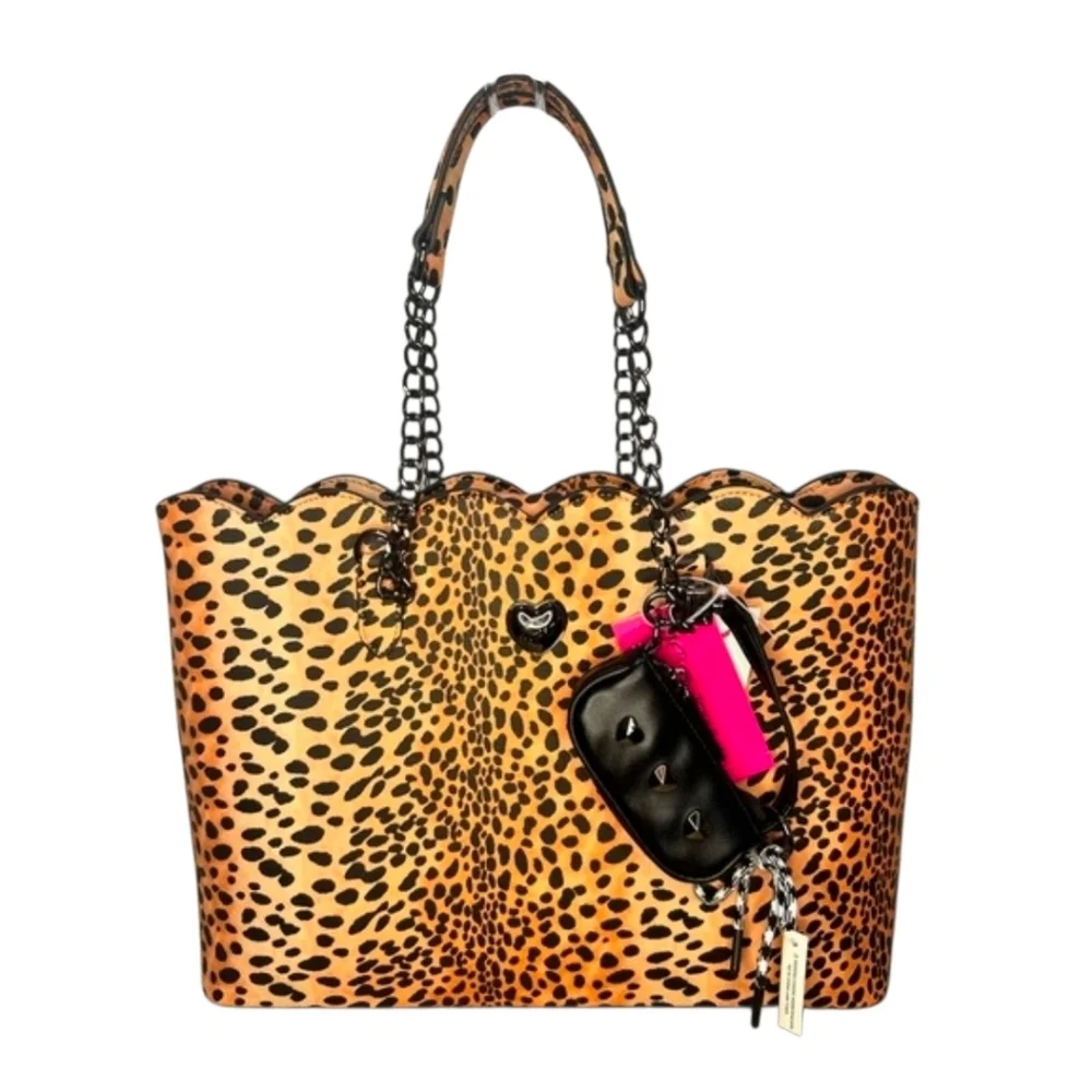 🖤🔹️Betsey Johnson 🔹️XOTOTE-L  Leopard Print 2pc Tote with Black Bag Charm - Picture 4 of 17